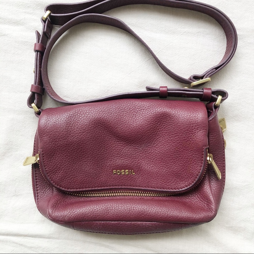 Fossil crossbody pebble leather maroon purse